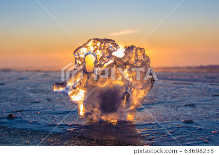 早晨太陽的首飾冰 63698238