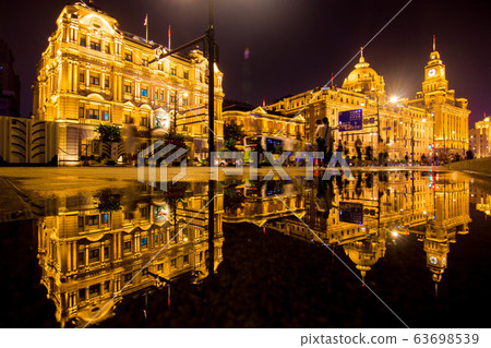 Night view of Shanghai 63698539