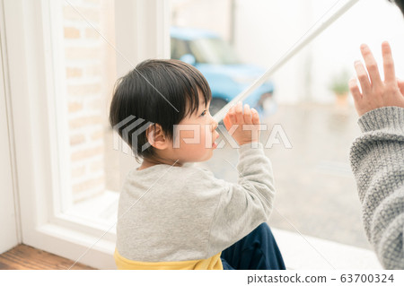 family 3 years old 63700324