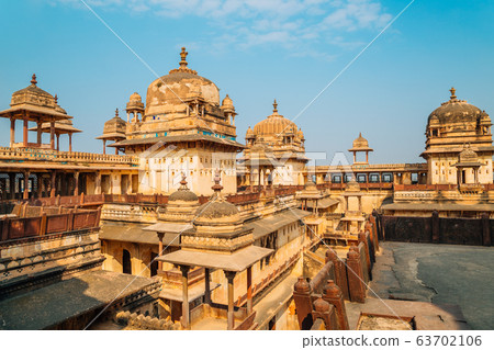 Orchha Fort Jahangir Mahal, ancient ruins in India Orchha Fort Jahangir Mahal, ancient ruins in India 63702106