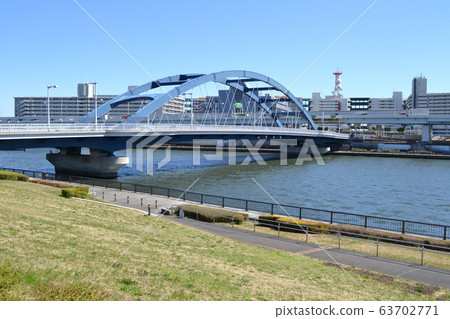 Suizumi Ohashi View from the lower Arakawa ward side to Sumida ward Bridge, embankment, Sumida River and disaster prevention complex Suizumi Ohashi View from the lower Arakawa ward side to Sumida ward Bridge, embankment, Sumida River and disaster prevention complex 63702771