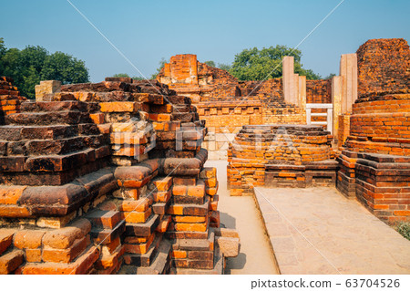 Sarnath ancient ruins in Varanasi, India Sarnath ancient ruins in Varanasi, India 63704526