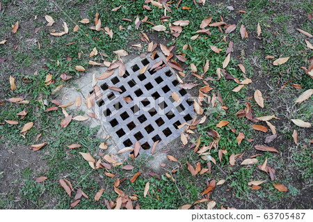 Cast iron lattice lid Cast iron lattice lid 63705487