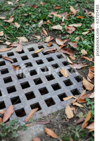 Cast iron lattice lid Cast iron lattice lid 63705488