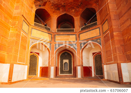 Humayun's Tomb ancient ruins in Delhi, India Humayun's Tomb ancient ruins in Delhi, India 63706007
