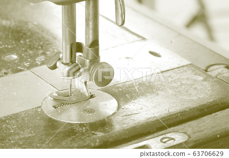 Antique, vintage sewing machine close-up 63706629