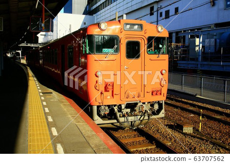 Active in Hiroshima ... Kiyo 40 series colored in the metropolitan area Active in Hiroshima ... Kiyo 40 series colored in the metropolitan area 63707562