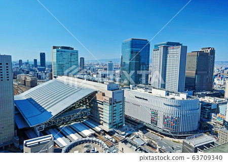從阪急格蘭德大廈看大阪梅田JR大阪站區域 63709340