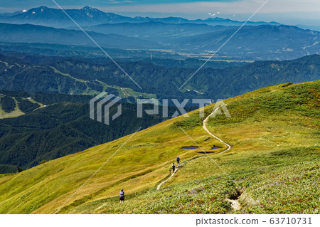 觀山的登山者和妙高山。 63710731