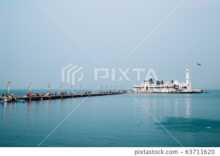 Haji Ali Dargah mosque in Mumbai, India Haji Ali Dargah mosque in Mumbai, India 63711620