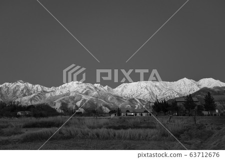 白馬村的曙光：單色@北和郡白馬村 63712676