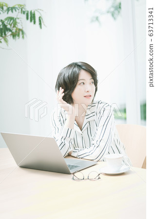 女性室內穿著生活方式 女性室內穿著生活方式 63713341