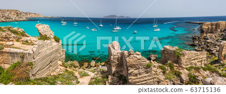 Cala Rossa in Favignana Cala Rossa in Favignana 63715136