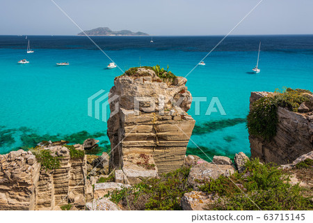 Cala Rossa in Favignana Cala Rossa in Favignana 63715145