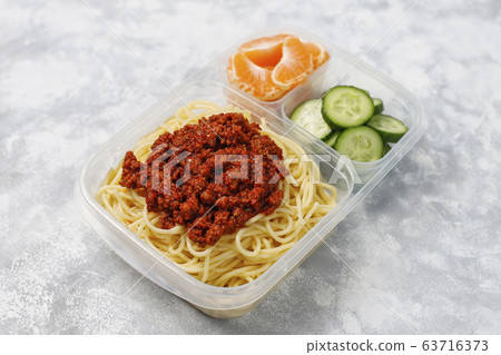 Takeaway spaghetti bolognaise in a plastic... - Stock Photo [63716373] -  PIXTA