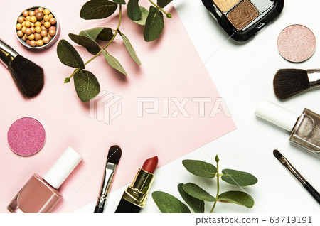 Set of decorative cosmetics Set of decorative cosmetics 63719191