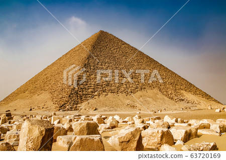Pink Pyramid - the northern pyramid of Pharaoh 63720169
