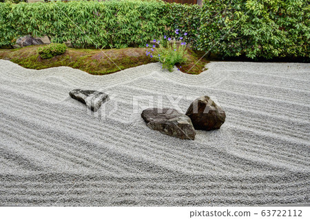 Ruinin-yan dormant garden 63722112
