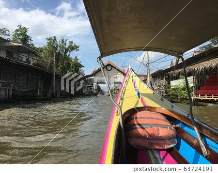 乘船前往丹嫩沙多水上市場 63724191