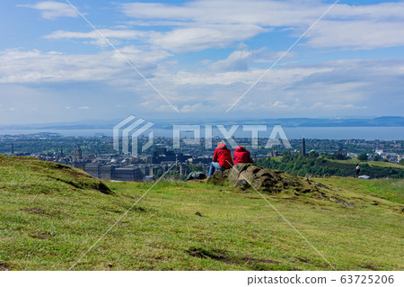 People enjuoing the high angle view cityscape from People enjuoing the high angle view cityscape from 63725206