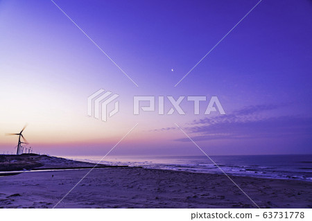 (Shizuoka Prefecture) Kikugawa estuary, beach windmill, before dawn (Shizuoka Prefecture) Kikugawa estuary, beach windmill, before dawn 63731778