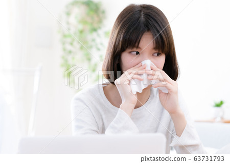 女人身體狀況不佳 63731793