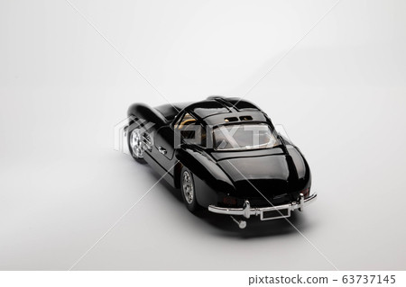 像真實的那樣射擊微型車 63737145