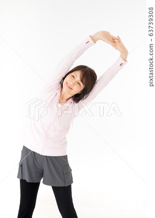 Senior woman stretching 63739308