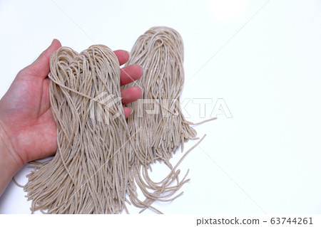 手工製作的蕎麥麵 63744261