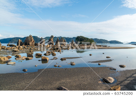 Nanki Kushimoto Bridge Pile Rock 63745200