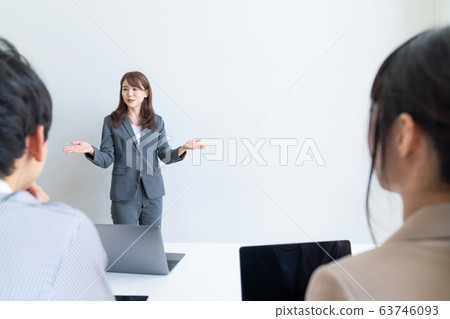 Women to explain 63746093