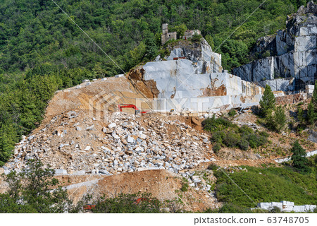 Apuan Alps Italy - The famous quarries of white Carrara marble 63748705