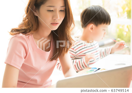 父母與子女,母親,兒童,兒子,通勤,工作,破壞 父母與子女,母親,兒童,兒子,通勤,工作,破壞 63749514