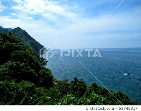 從北陸/大宅町/大宅町紀念廣場出發,眺望被稱為交通困難的大宅町懸崖的海岸線(4) 從北陸/大宅町/大宅町紀念廣場出發,眺望被稱為交通困難的大宅町懸崖的海岸線(4) 63749817