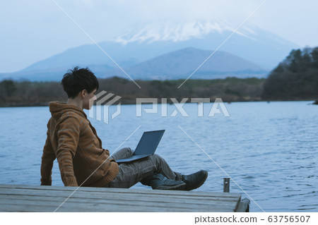 遠程工作人自然 遠程工作人自然 63756507