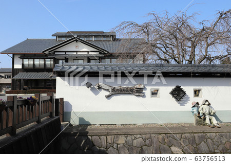 在丸岡町城堡市政廳(福井市kai市丸香町)周圍漫步 在丸岡町城堡市政廳(福井市kai市丸香町)周圍漫步 63756513
