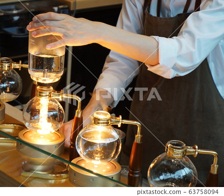 Coffee made with siphon Coffee made with siphon 63758094