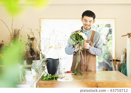 花店男文員 63758712