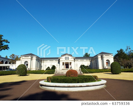 Western-style building 63759336