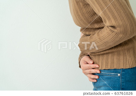 腹痛 63761026