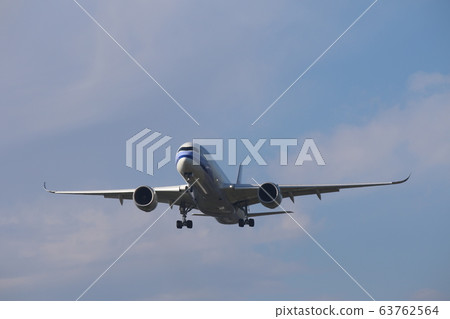 一架飛機 63762564