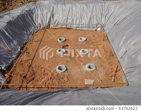 Bore pile cut to level by the construction workers. Next stage is fabricating the pile cap's reinforcement bar and formworks.   63762622