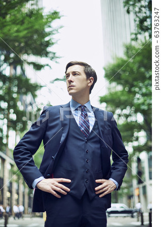 英國商人在東京出差 63763247