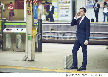 英國商人在東京出差 63763335