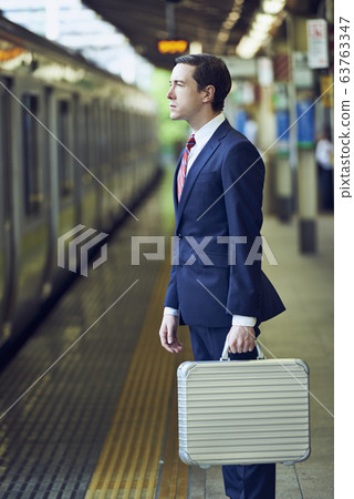 英國商人在東京出差 63763347