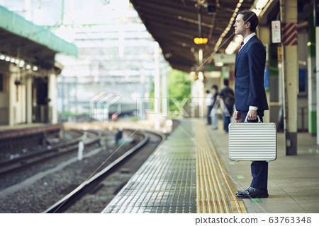 英國商人在東京出差 63763348