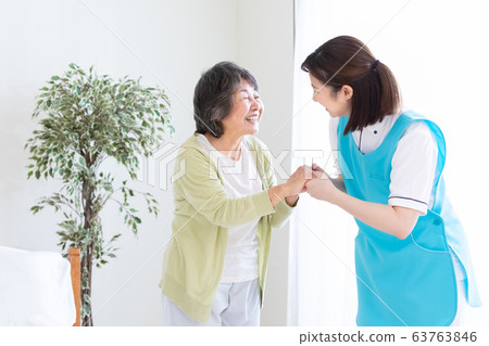 Nursing care image Walking assistance 63763846