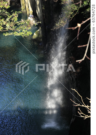 Takachiho Gorge and Manai Falls (Miyazaki) Takachiho Gorge and Manai Falls (Miyazaki) 63764728