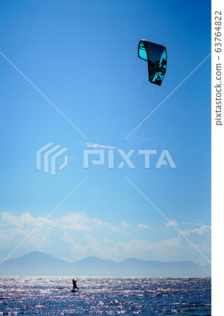 風箏衝浪和滑翔傘 風箏衝浪和滑翔傘 63764822