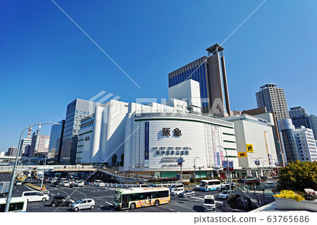 Crossing in front of Kobe Sannomiya Station Crossing in front of Kobe Sannomiya Station 63765686
